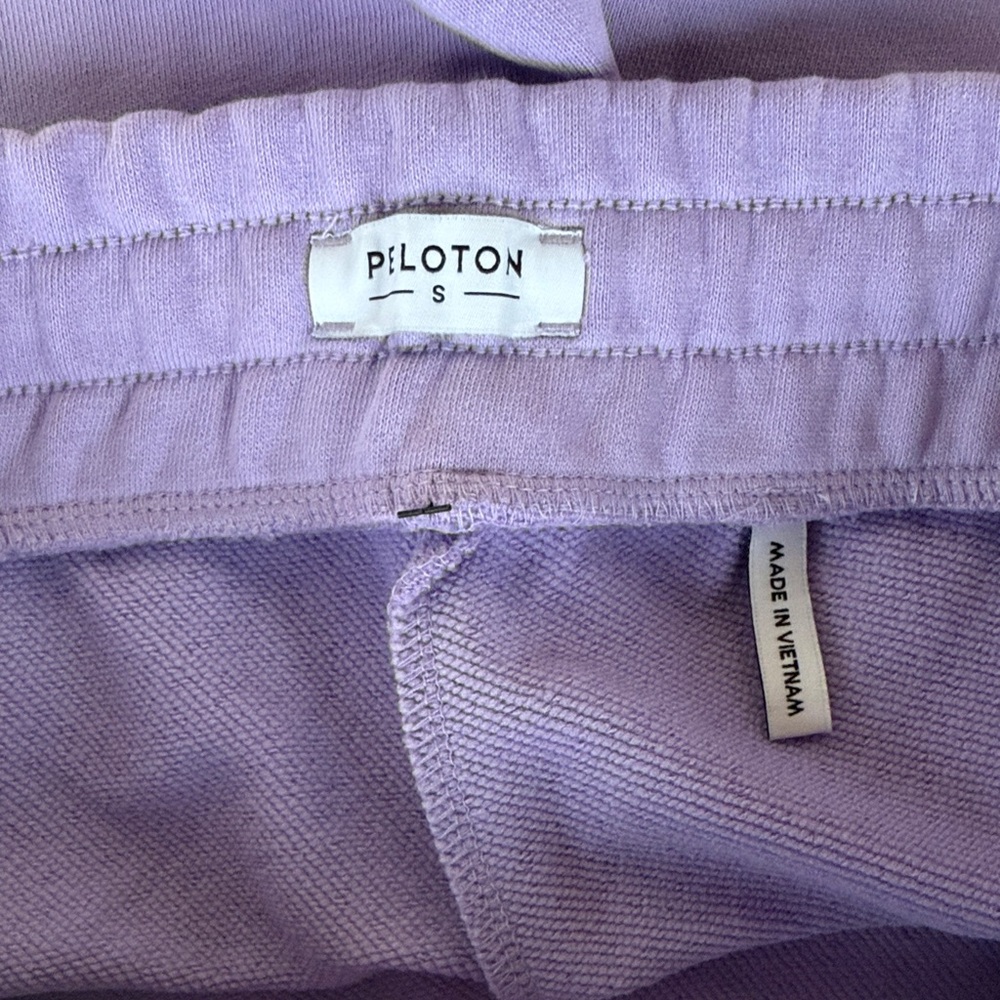 Peloton Women's Lavender Athletic Shorts size small NWT - Picture 6 of 6